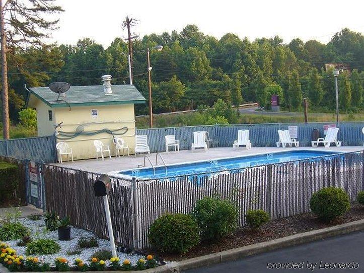 Royal Inn And Suites Charlotte Airport Exterior photo