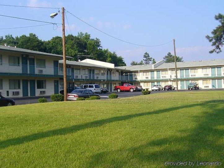 Royal Inn And Suites Charlotte Airport Exterior photo