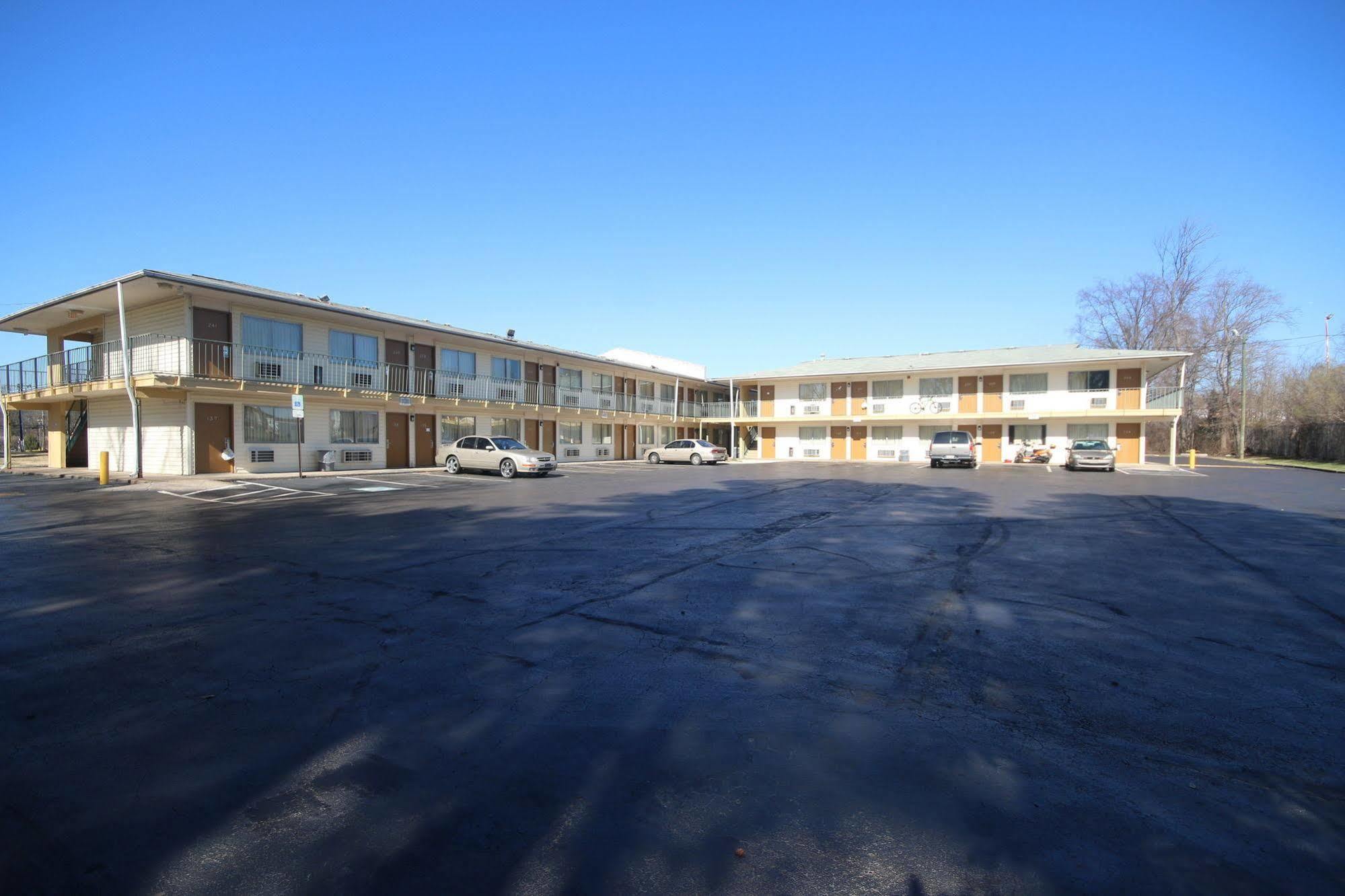 Royal Inn And Suites Charlotte Airport Exterior photo