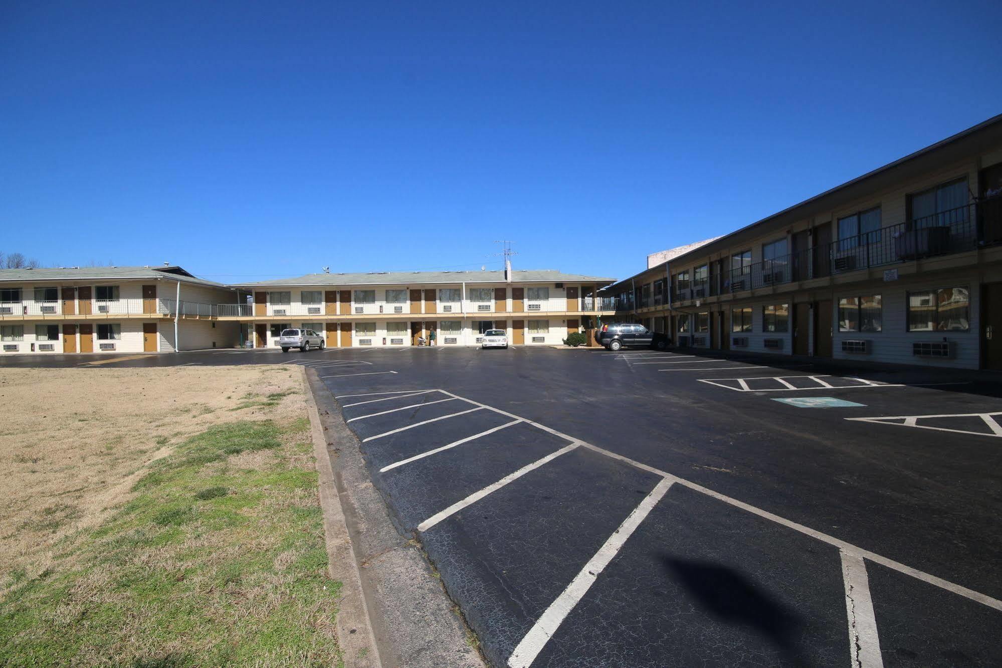 Royal Inn And Suites Charlotte Airport Exterior photo